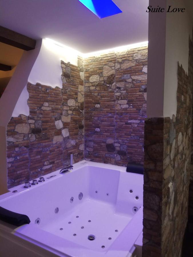 Suite Love Jacuzzi Uceda Exteriér fotografie